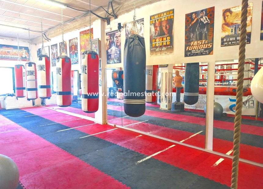 Reventa - Negocio -
Orihuela Costa - La Fuente