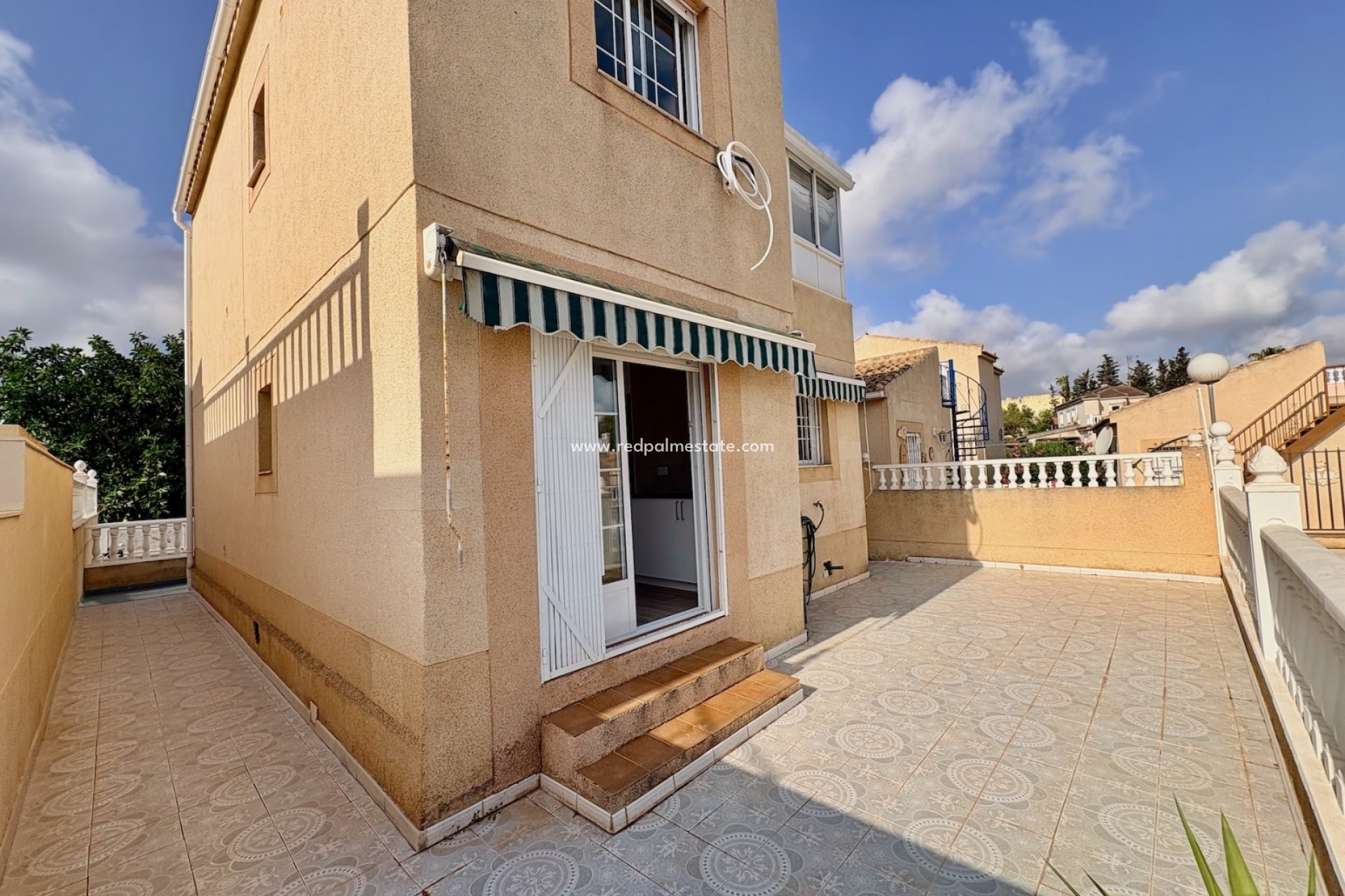 Reventa - Negocio -
Orihuela - Inland