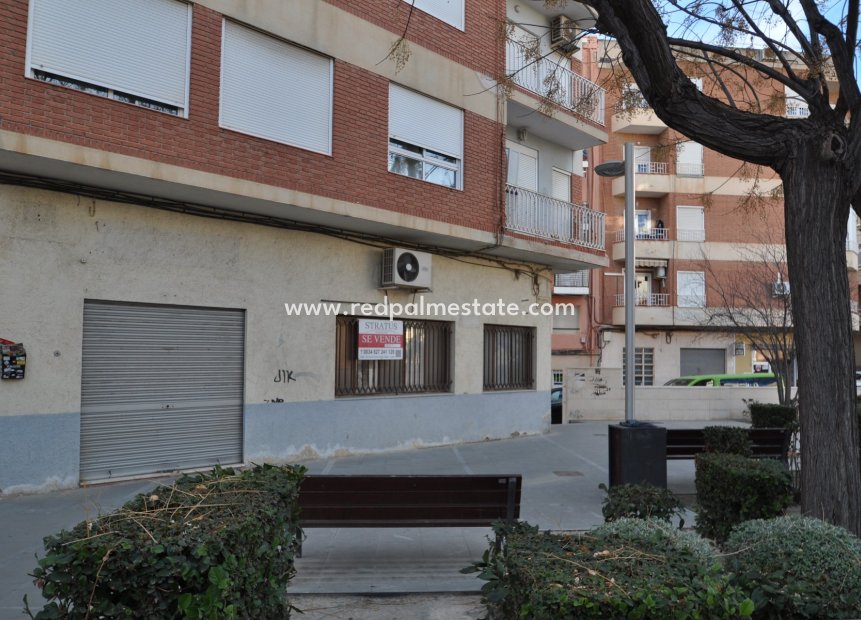Reventa - Negocio -
Petrer - Inland