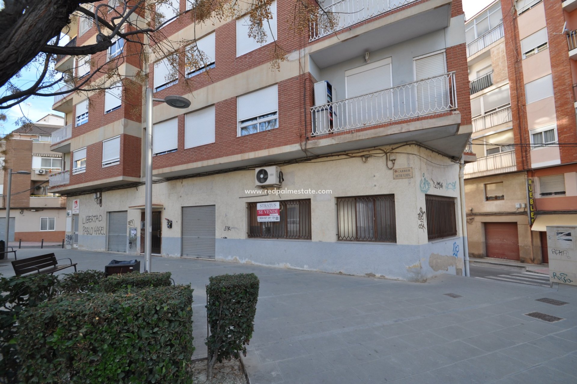 Reventa - Negocio -
Petrer - Inland