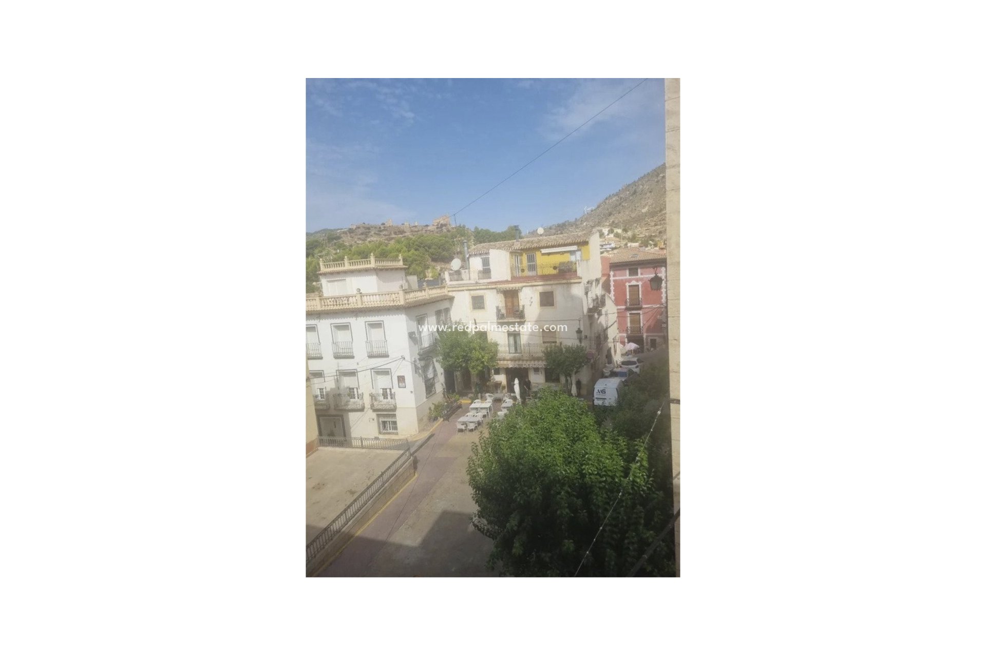 Reventa - Negocio -
Relleu - Inland