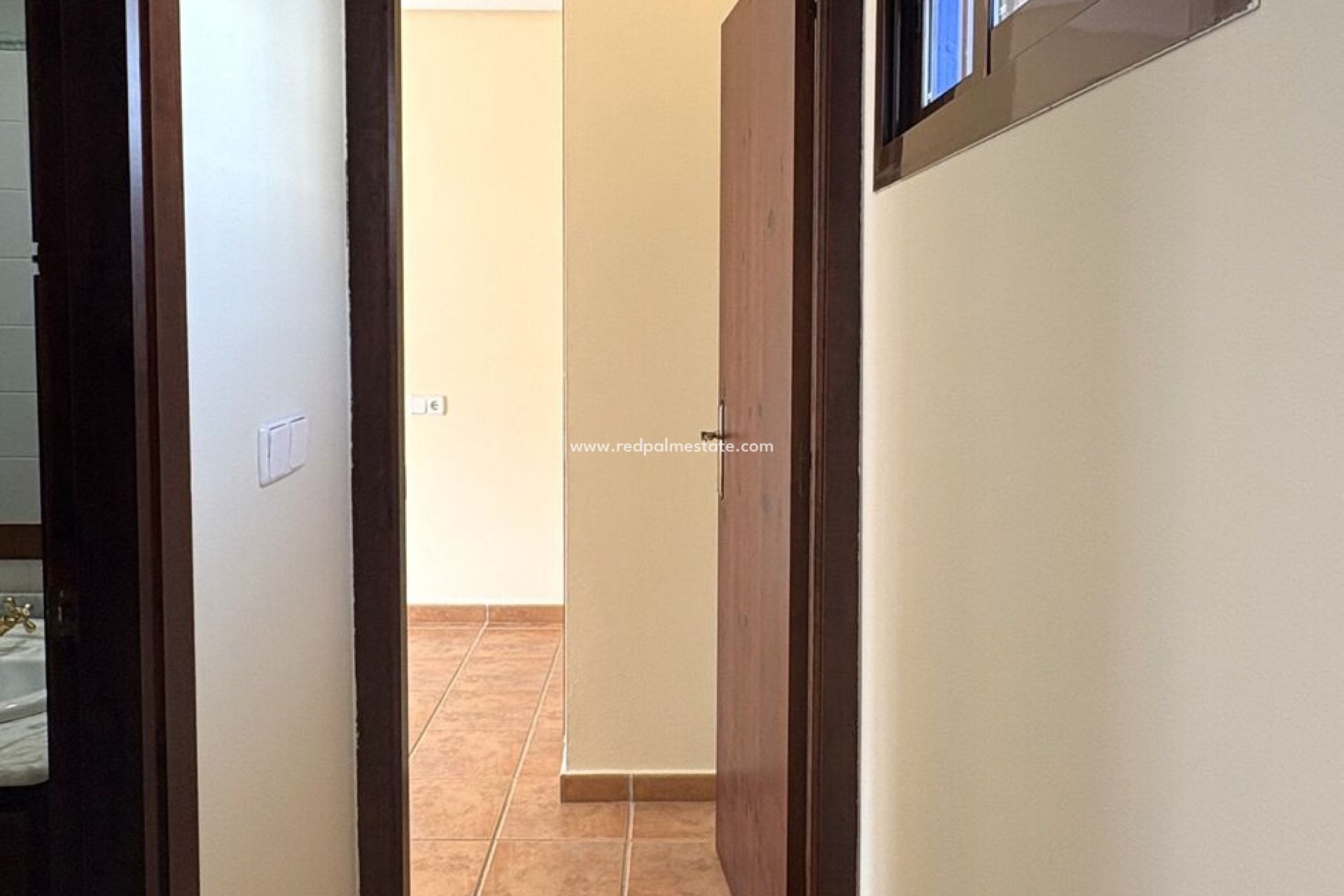 Reventa - Negocio -
San Javier - Roda