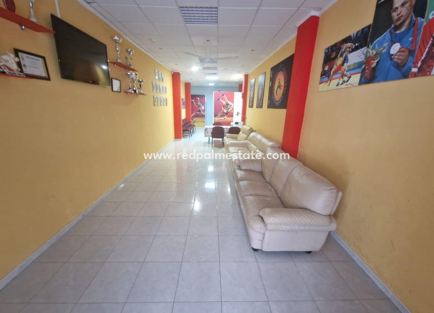 Reventa - Negocio -
Torrevieja - Center