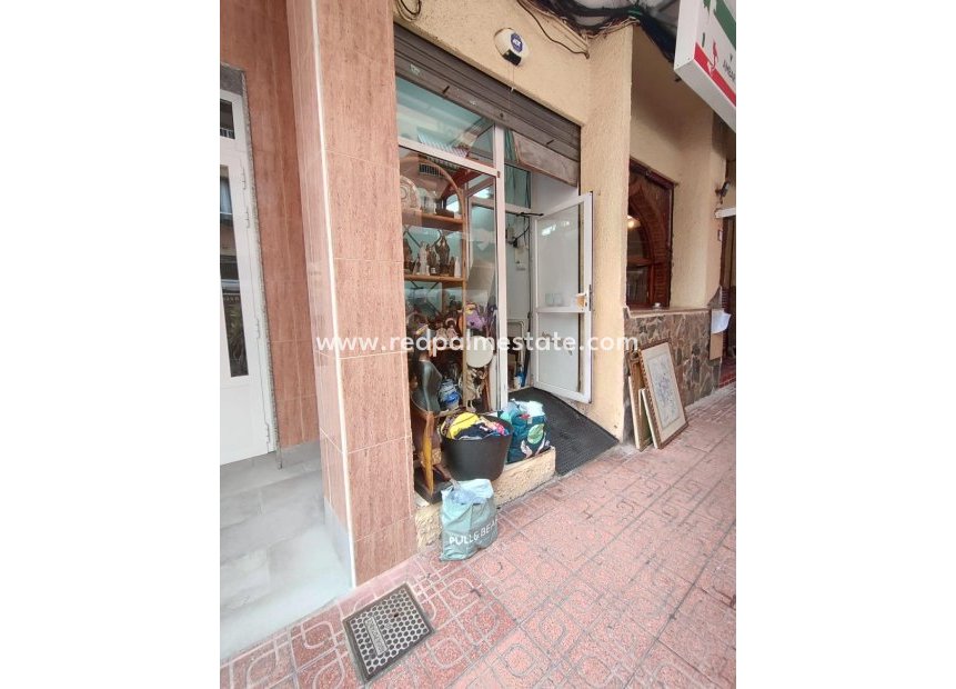 Reventa - Negocio -
Torrevieja - Centro Torrevieja