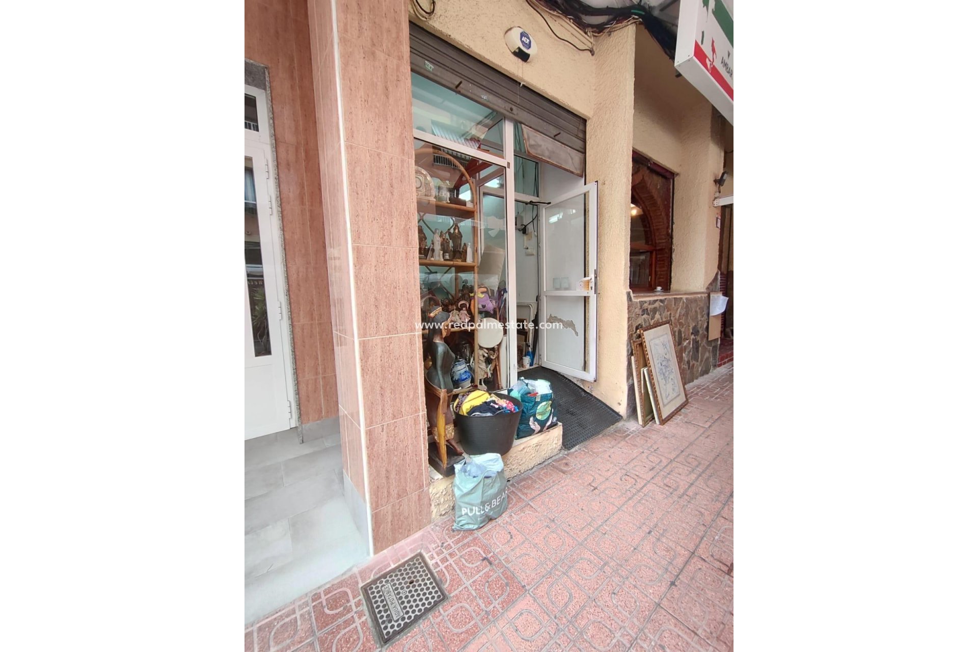 Reventa - Negocio -
Torrevieja - Centro Torrevieja