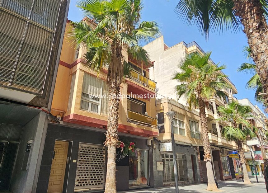 Reventa - Negocio -
Torrevieja - Centro Torrevieja