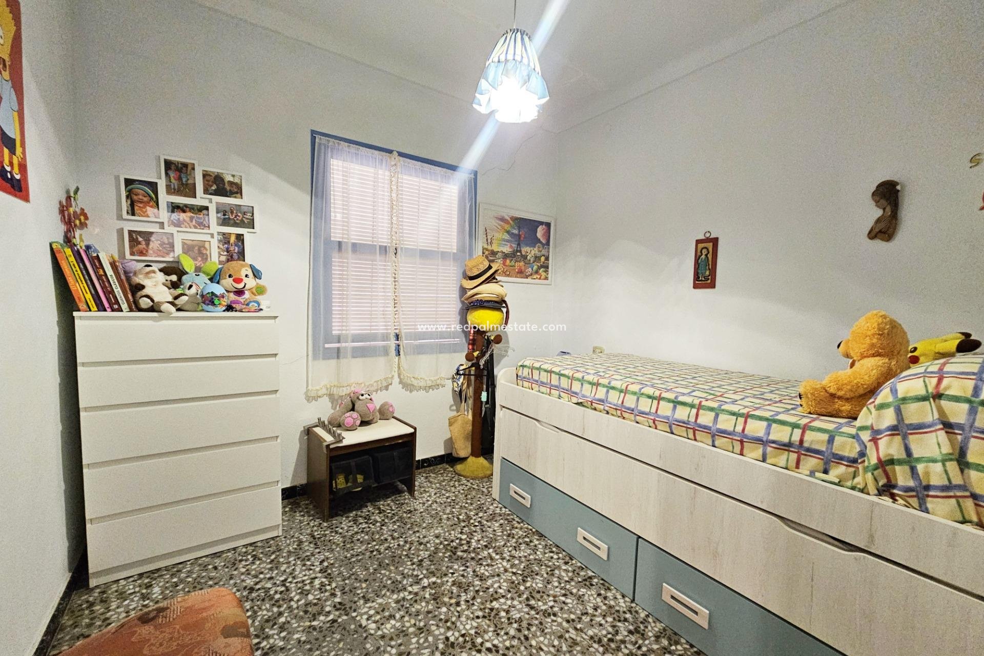 Reventa - Negocio -
Torrevieja - Centro Torrevieja