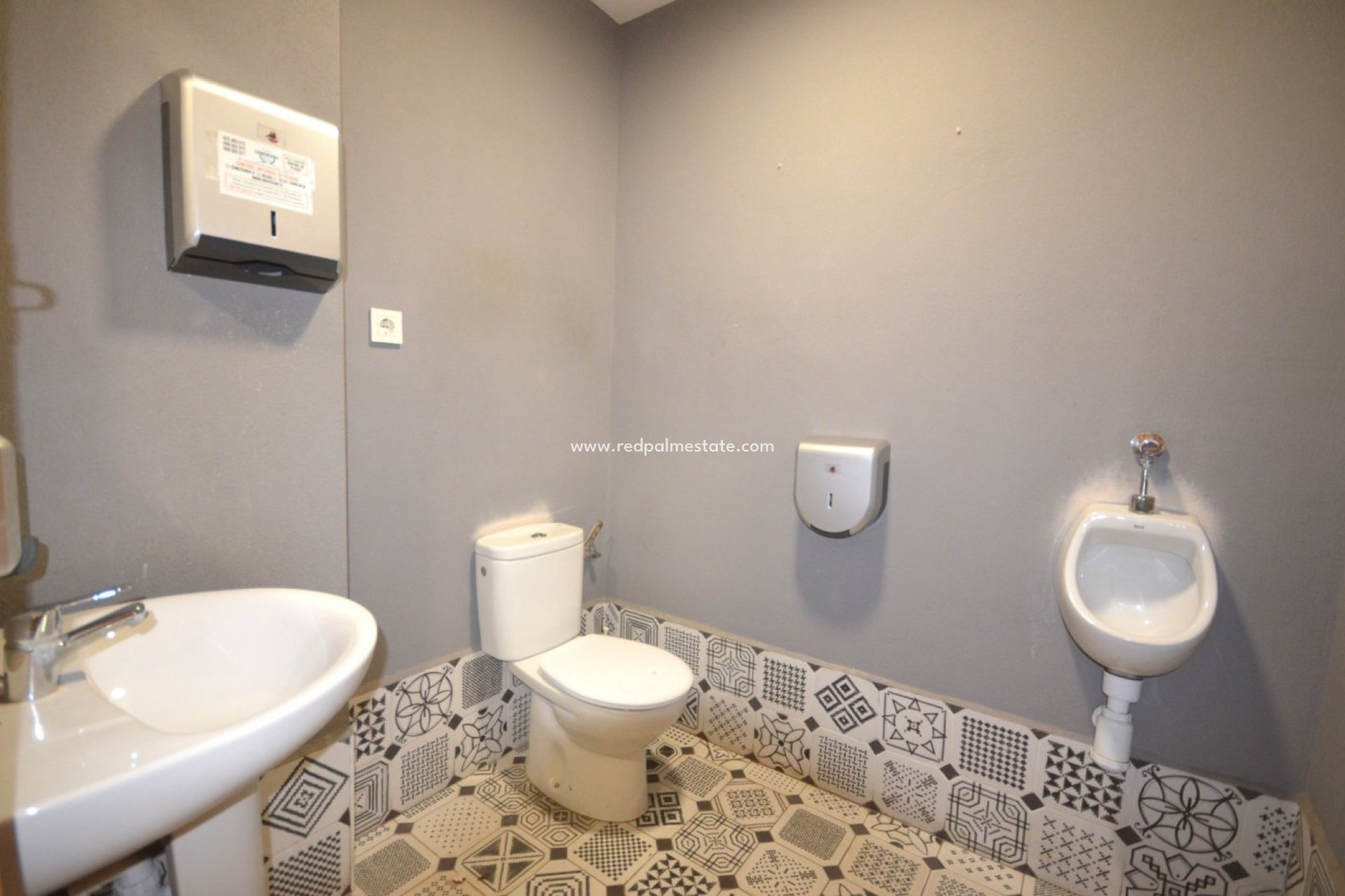 Reventa - Negocio -
Torrevieja - Centro Torrevieja