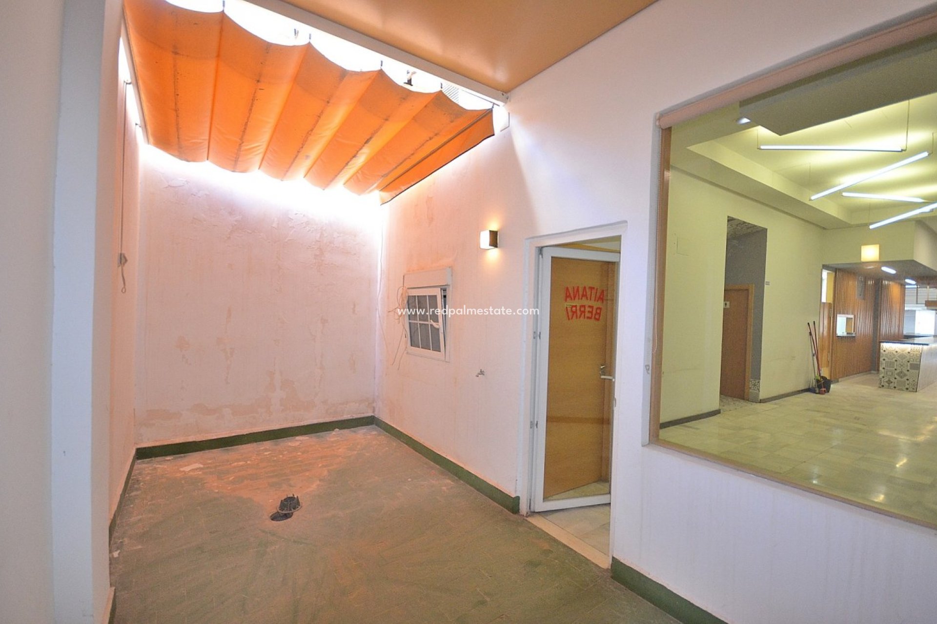 Reventa - Negocio -
Torrevieja - Centro Torrevieja