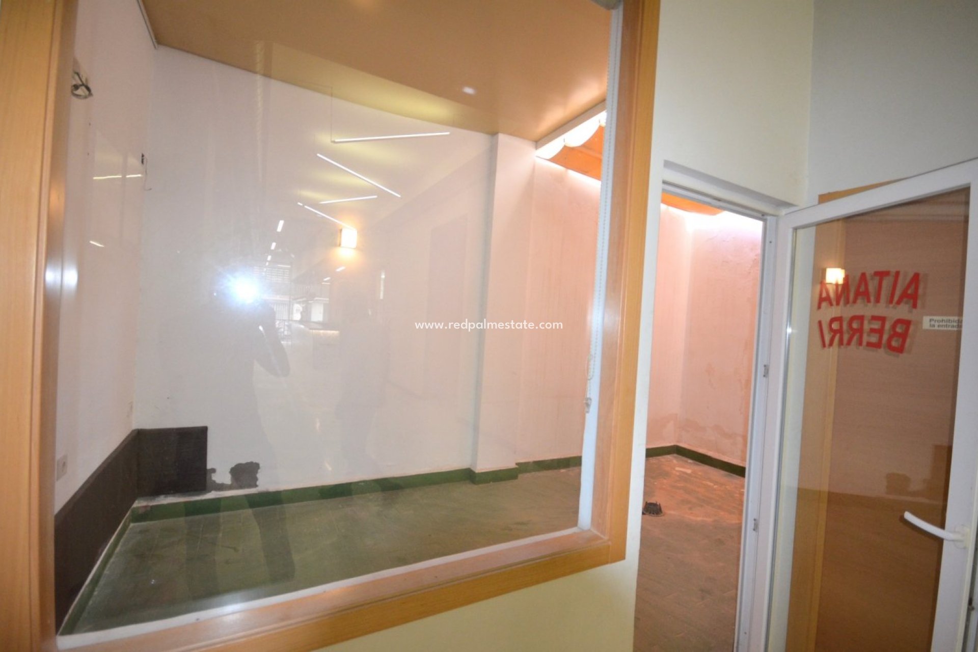 Reventa - Negocio -
Torrevieja - Centro Torrevieja