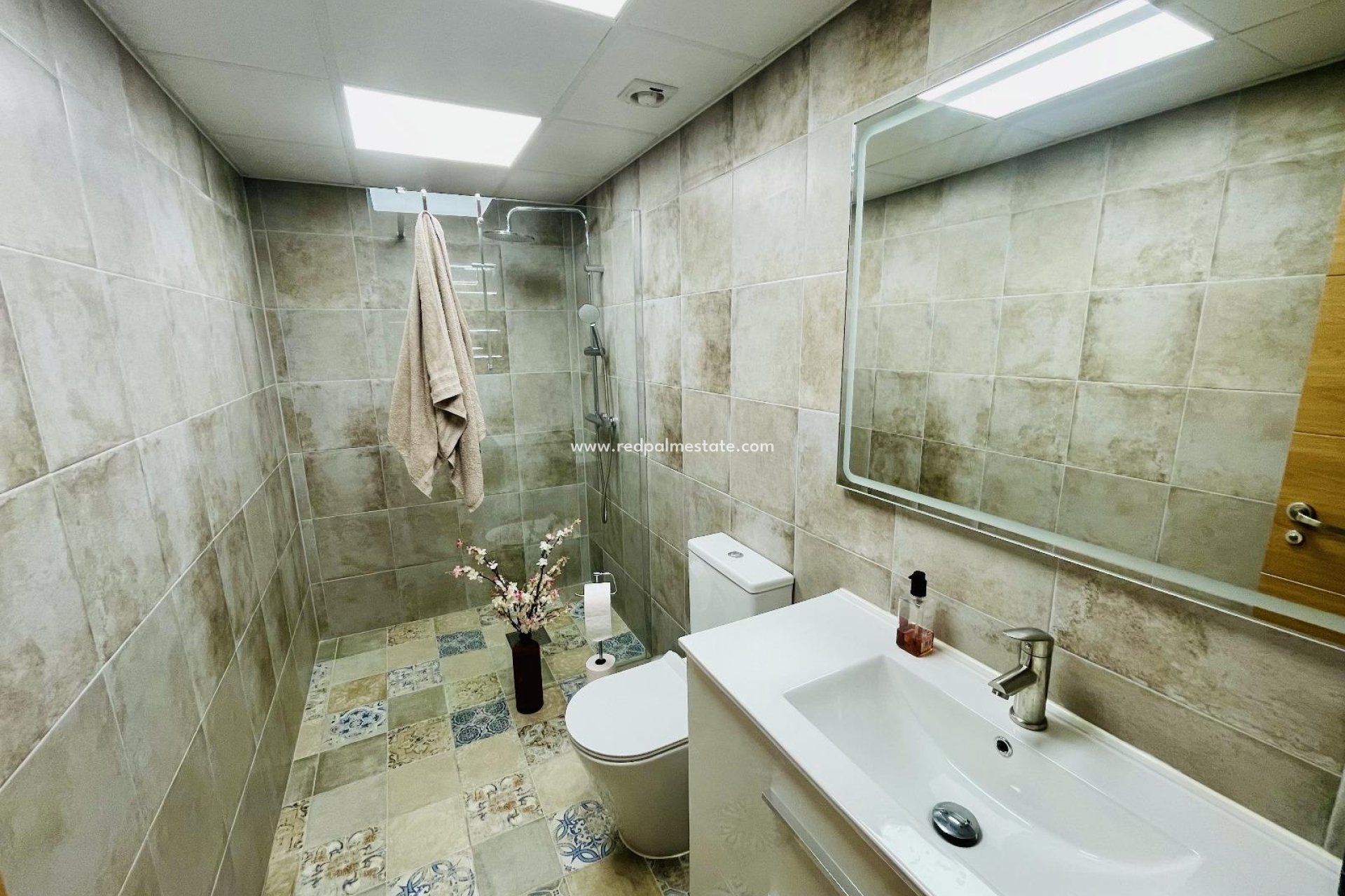 Reventa - Negocio -
Torrevieja - Centro Torrevieja