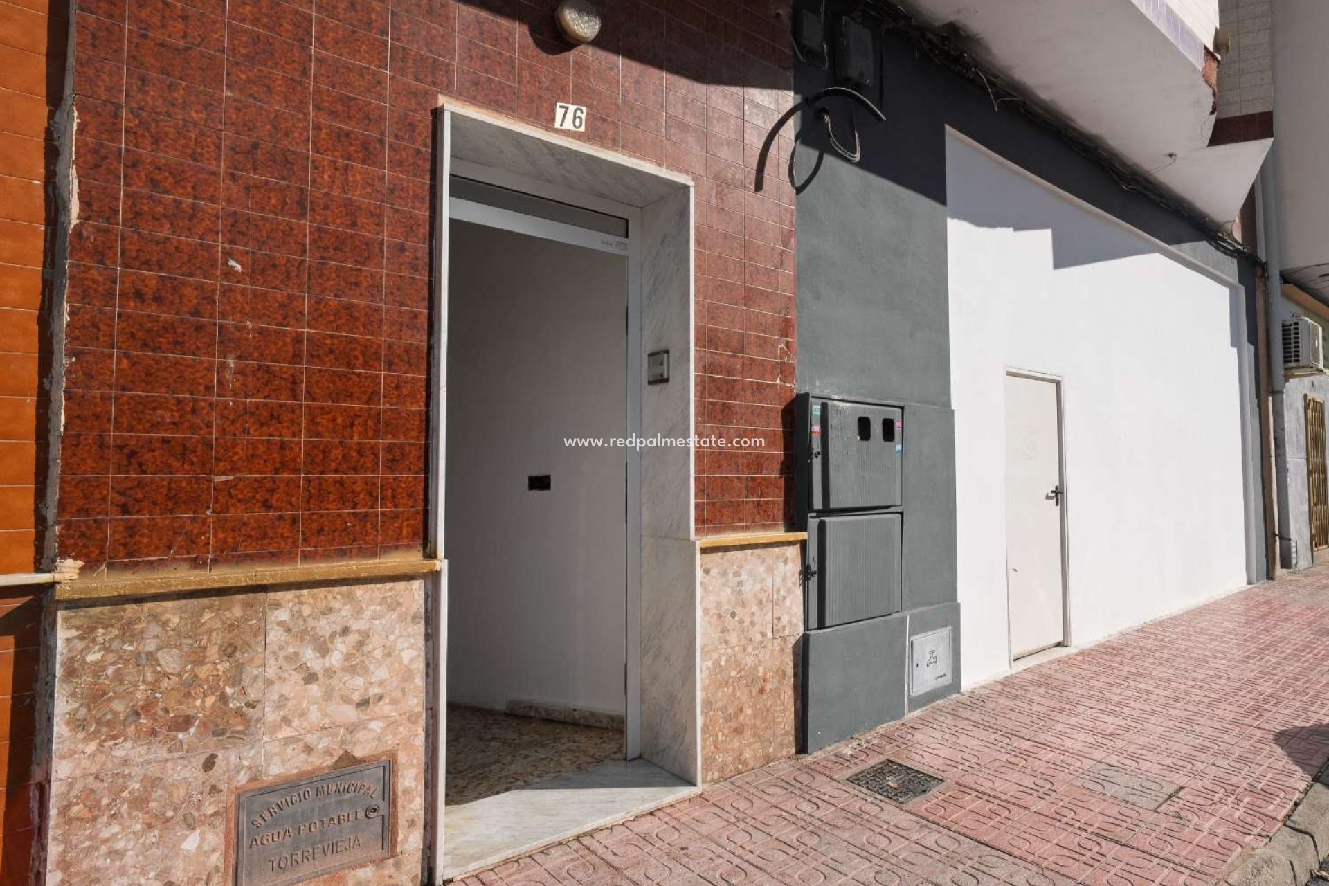 Reventa - Negocio -
Torrevieja - Centro Torrevieja