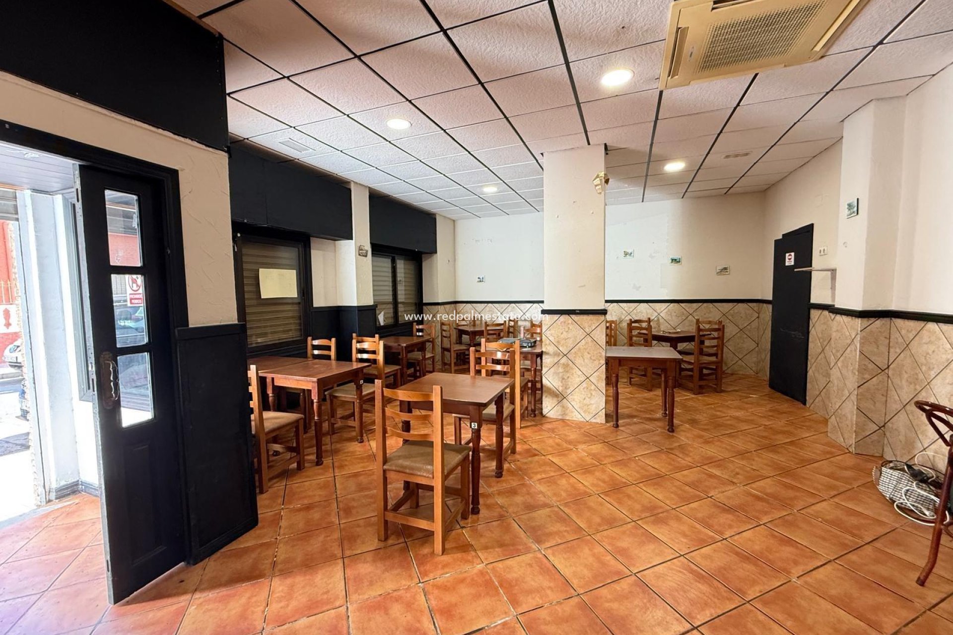 Reventa - Negocio -
Torrevieja - Centro Torrevieja