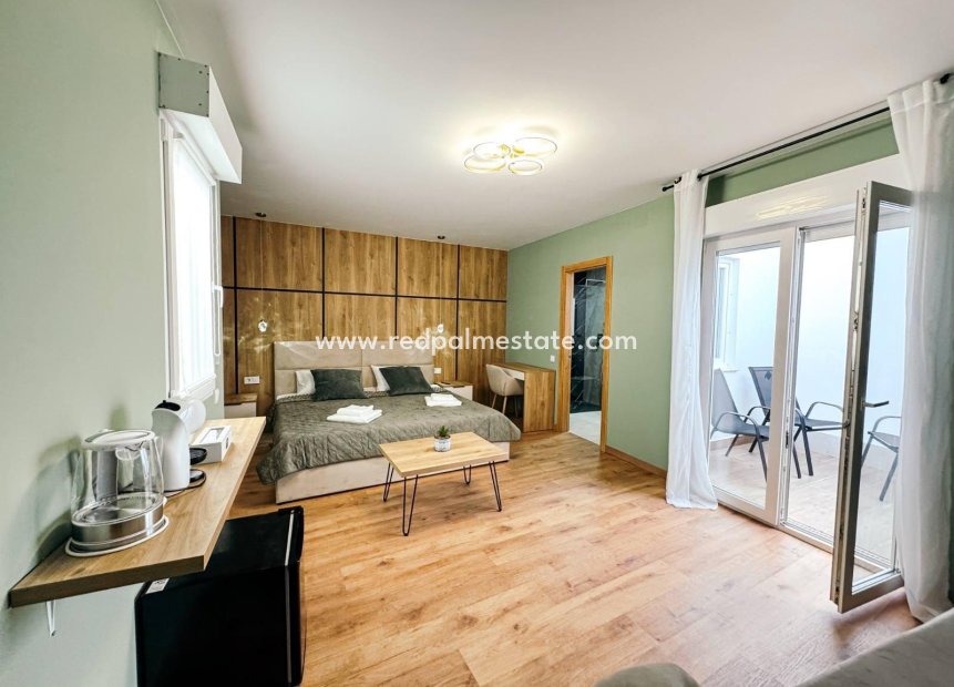 Reventa - Negocio -
Torrevieja - Centro Torrevieja