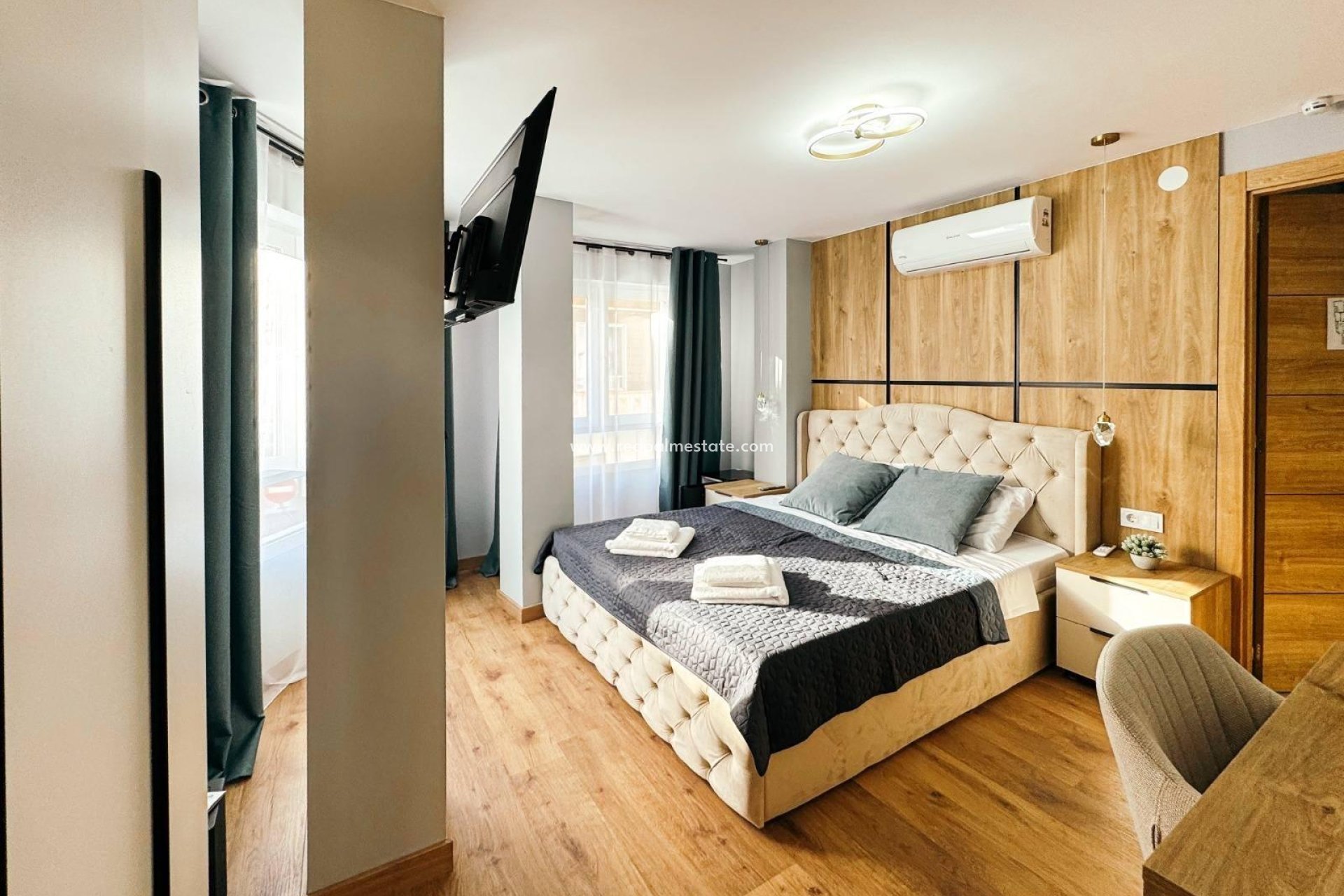 Reventa - Negocio -
Torrevieja - Centro Torrevieja