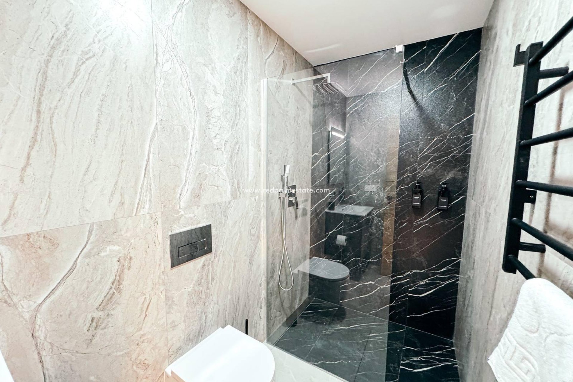 Reventa - Negocio -
Torrevieja - Centro Torrevieja