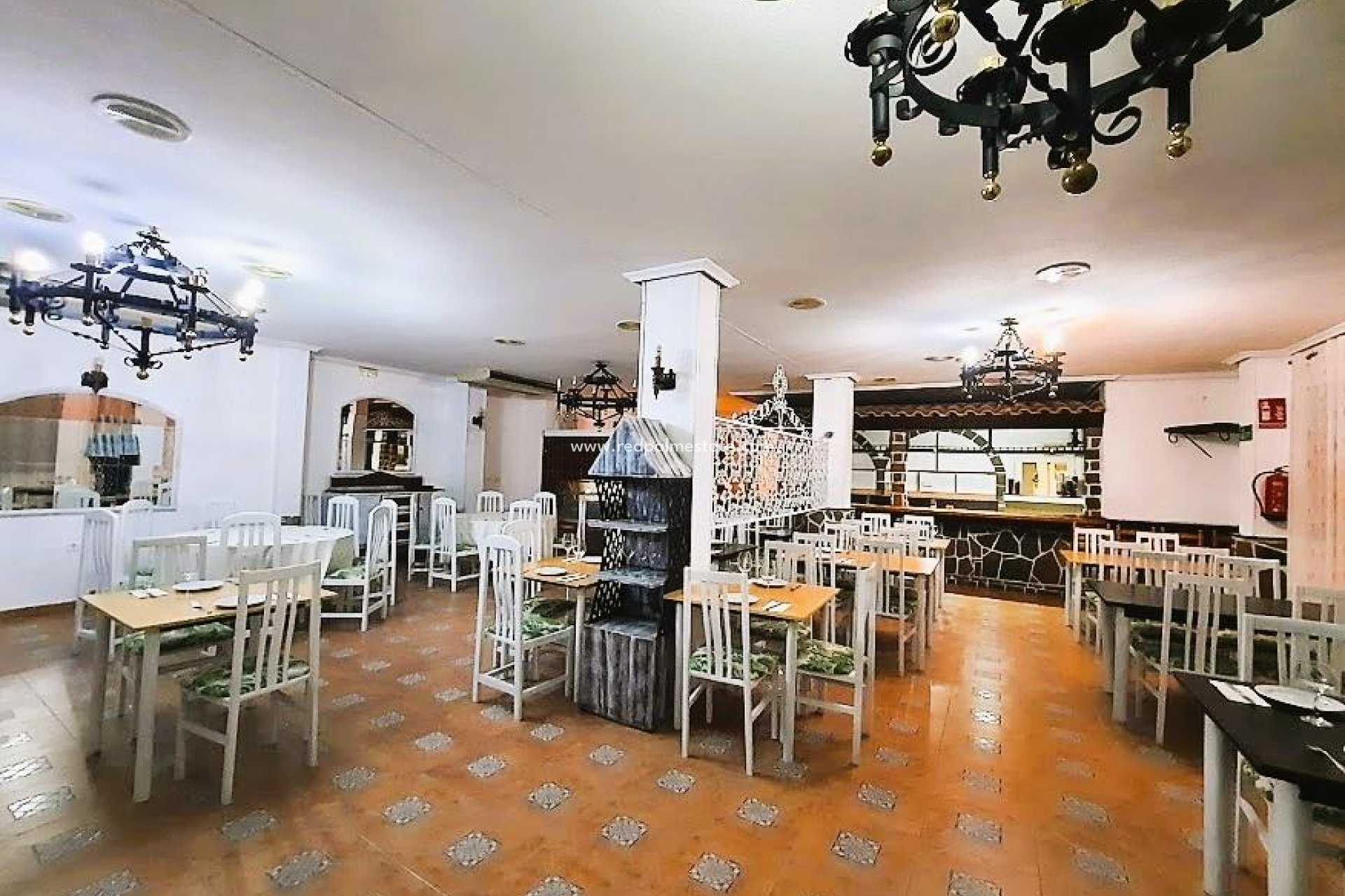 Reventa - Negocio -
Torrevieja - El Acequión - Los Náufragos