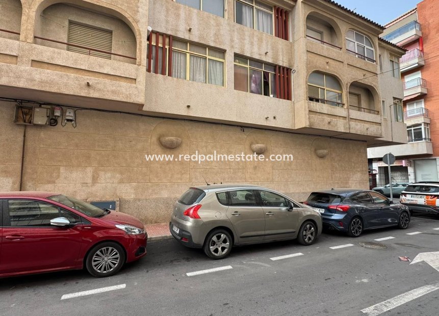 Reventa - Negocio -
Torrevieja - El Acequión - Los Náufragos