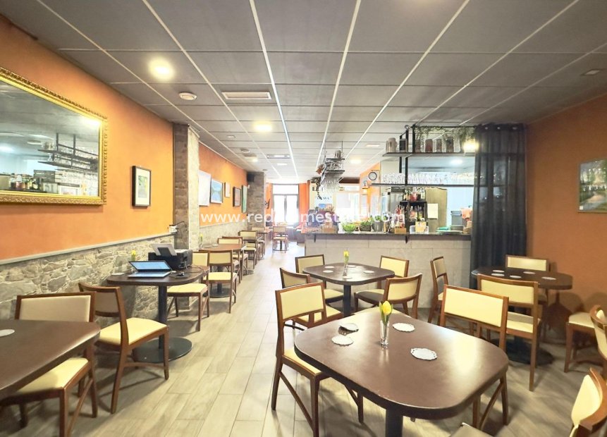 Reventa - Negocio -
Torrevieja - El Acequión - Los Náufragos