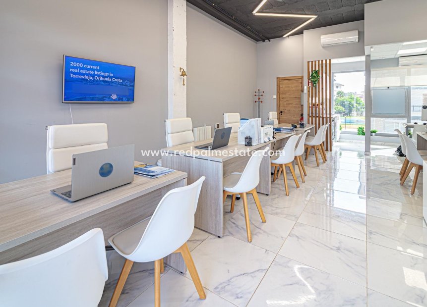 Reventa - Negocio -
Torrevieja - La Mata