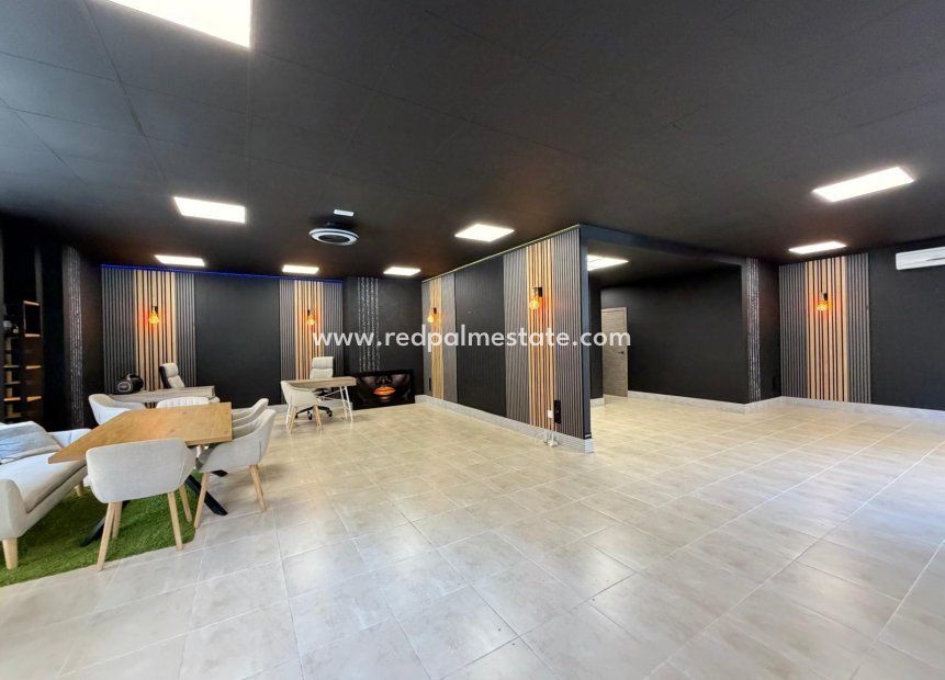 Reventa - Negocio -
Torrevieja - Playa de los Locos