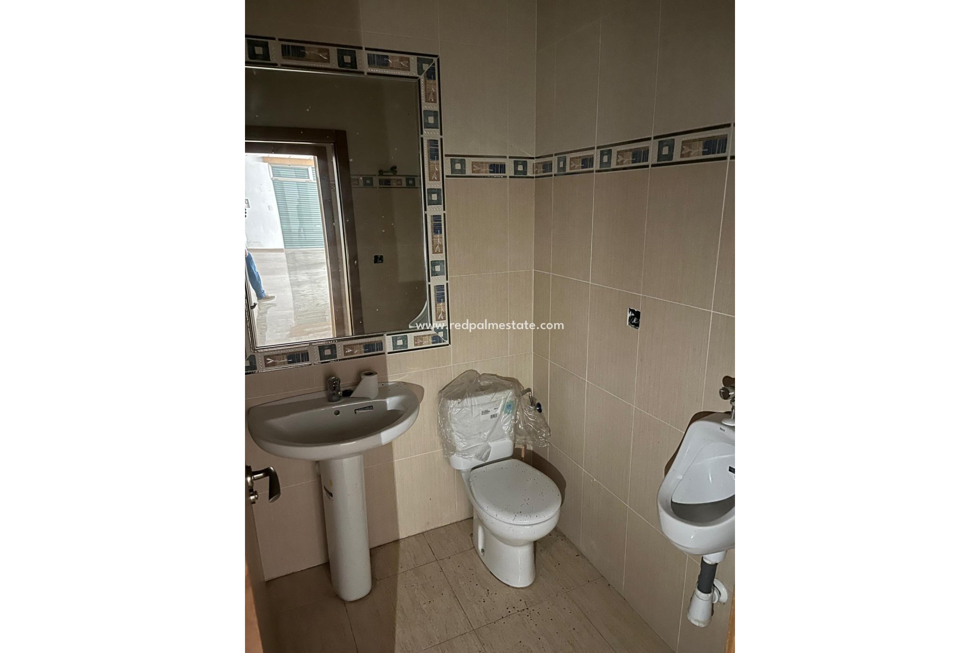 Reventa - Negocio -
Torrevieja - Playa de los Locos