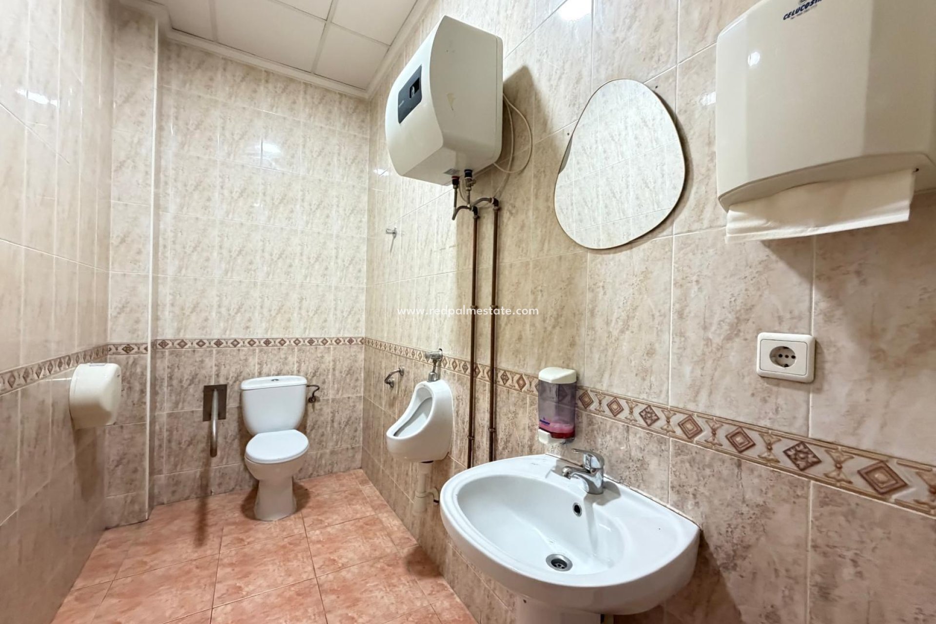 Reventa - Negocio -
Torrevieja - Playa del Cura