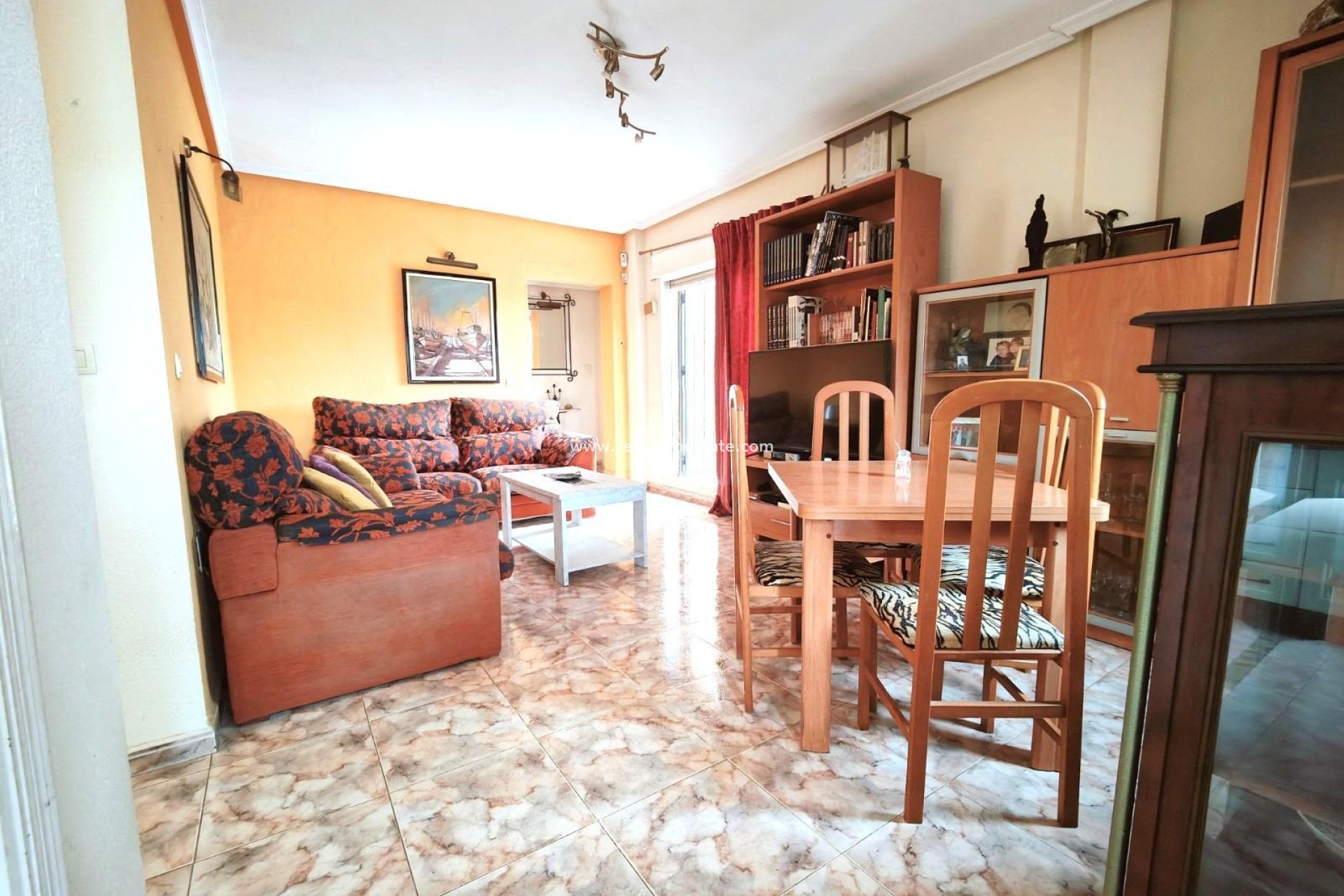 Reventa - Negocio -
Torrevieja - Playa del Cura