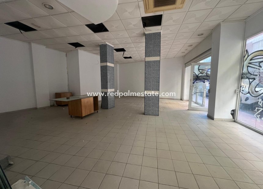 Reventa - Negocio -
Torrevieja - Playa del Cura