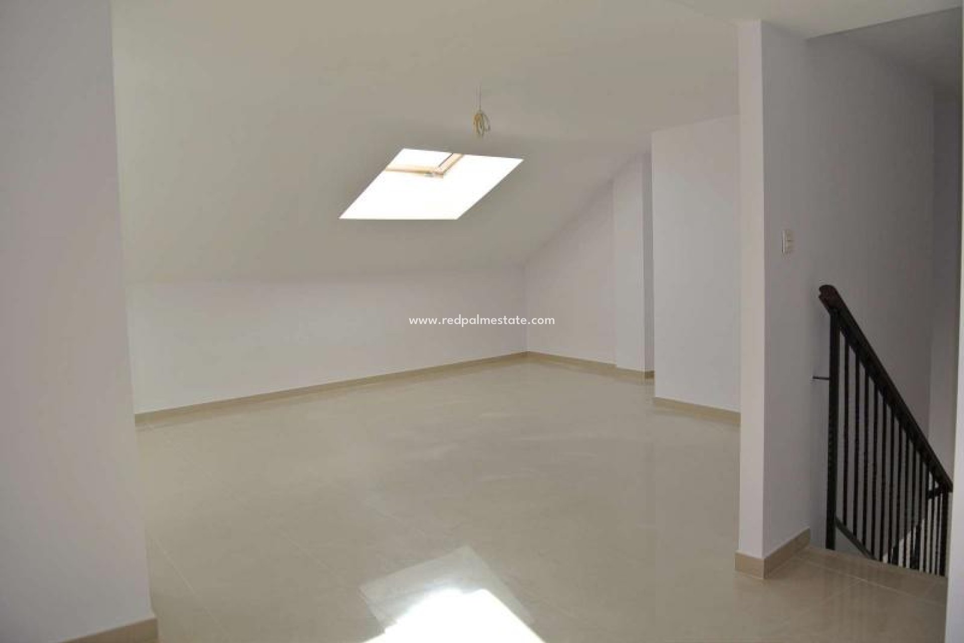 Reventa - Negocio -
Villena - Inland