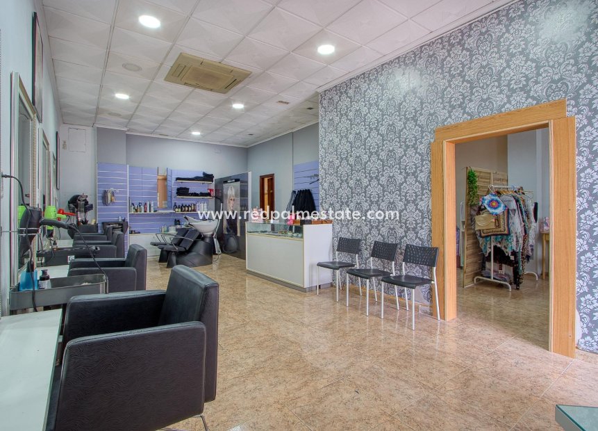 Reventa - Propiedad comercial -
Torrevieja - La Mata