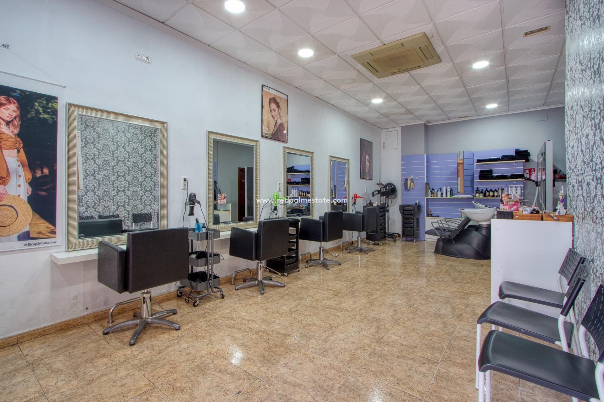 Reventa - Propiedad comercial -
Torrevieja - La Mata