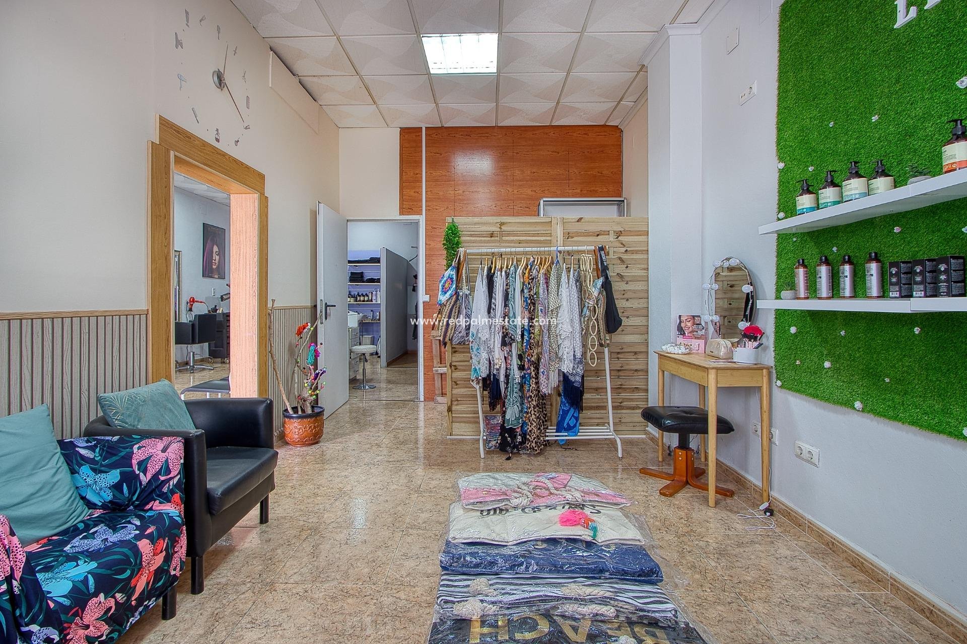 Reventa - Propiedad comercial -
Torrevieja - La Mata