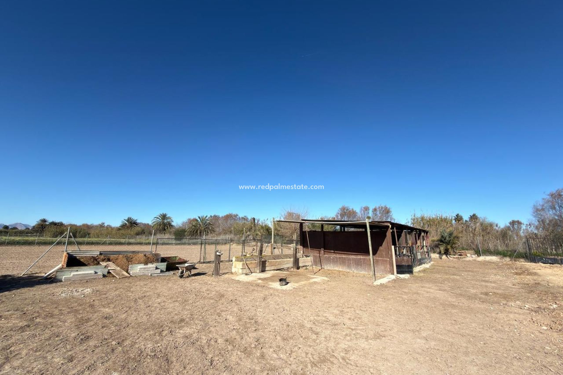 Reventa - Trama -
Algorfa - Inland