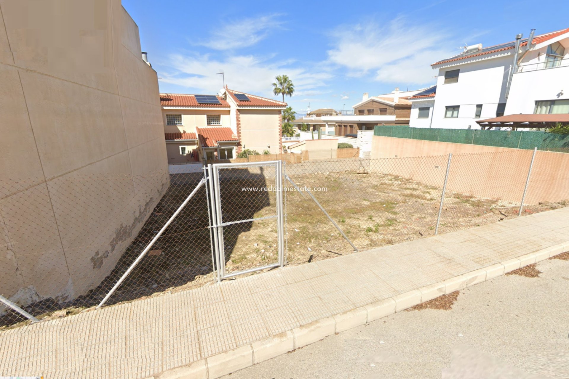 Reventa - Trama -
Benijofar - Costa Blanca