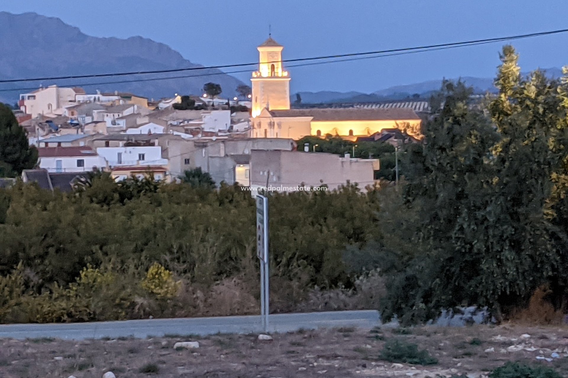 Reventa - Trama -
Calasparra - Inland