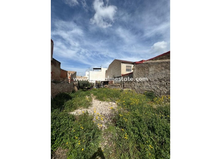 Reventa - Trama -
Jacarilla