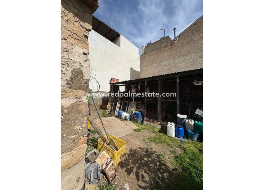 Reventa - Trama -
Jacarilla