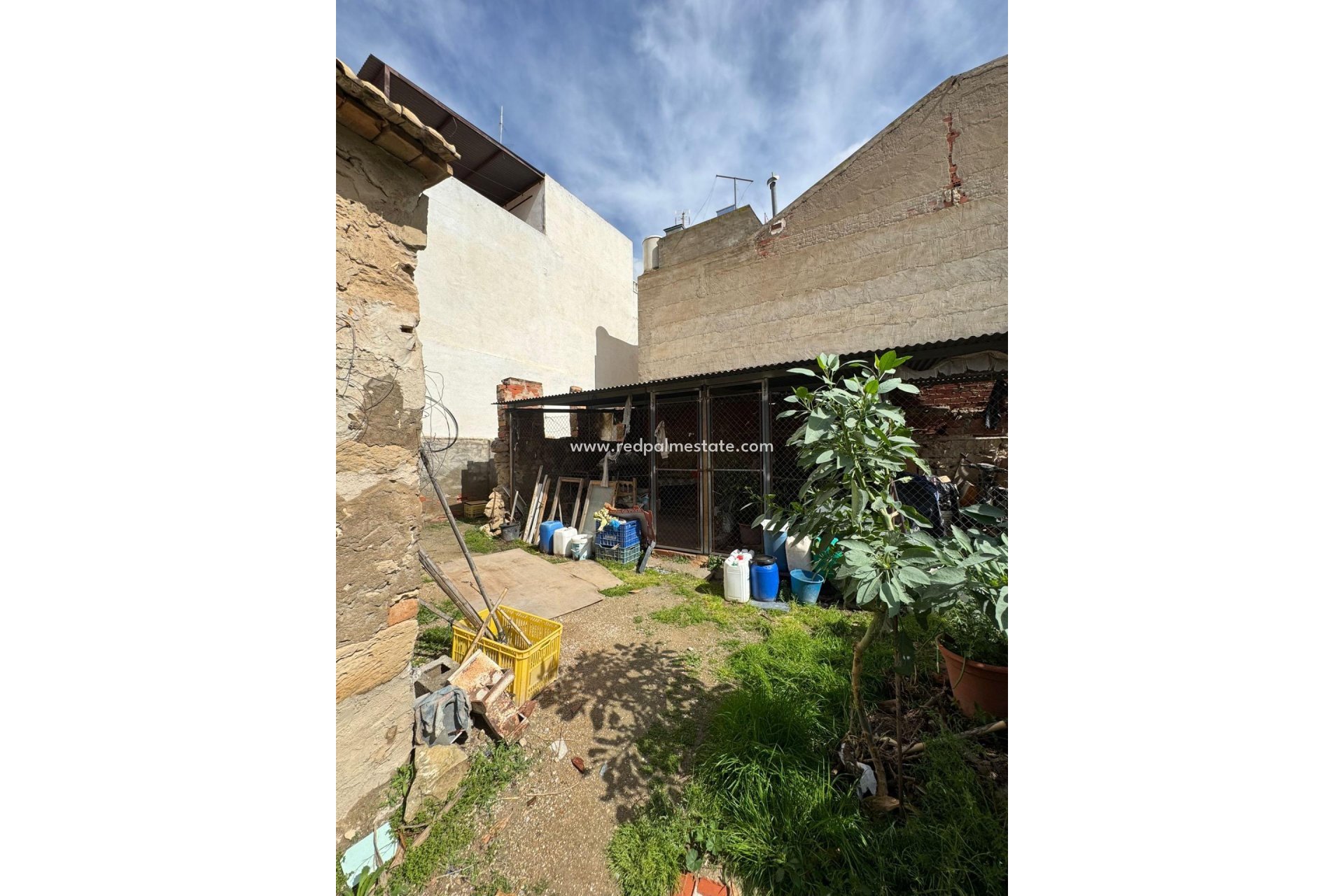 Reventa - Trama -
Jacarilla