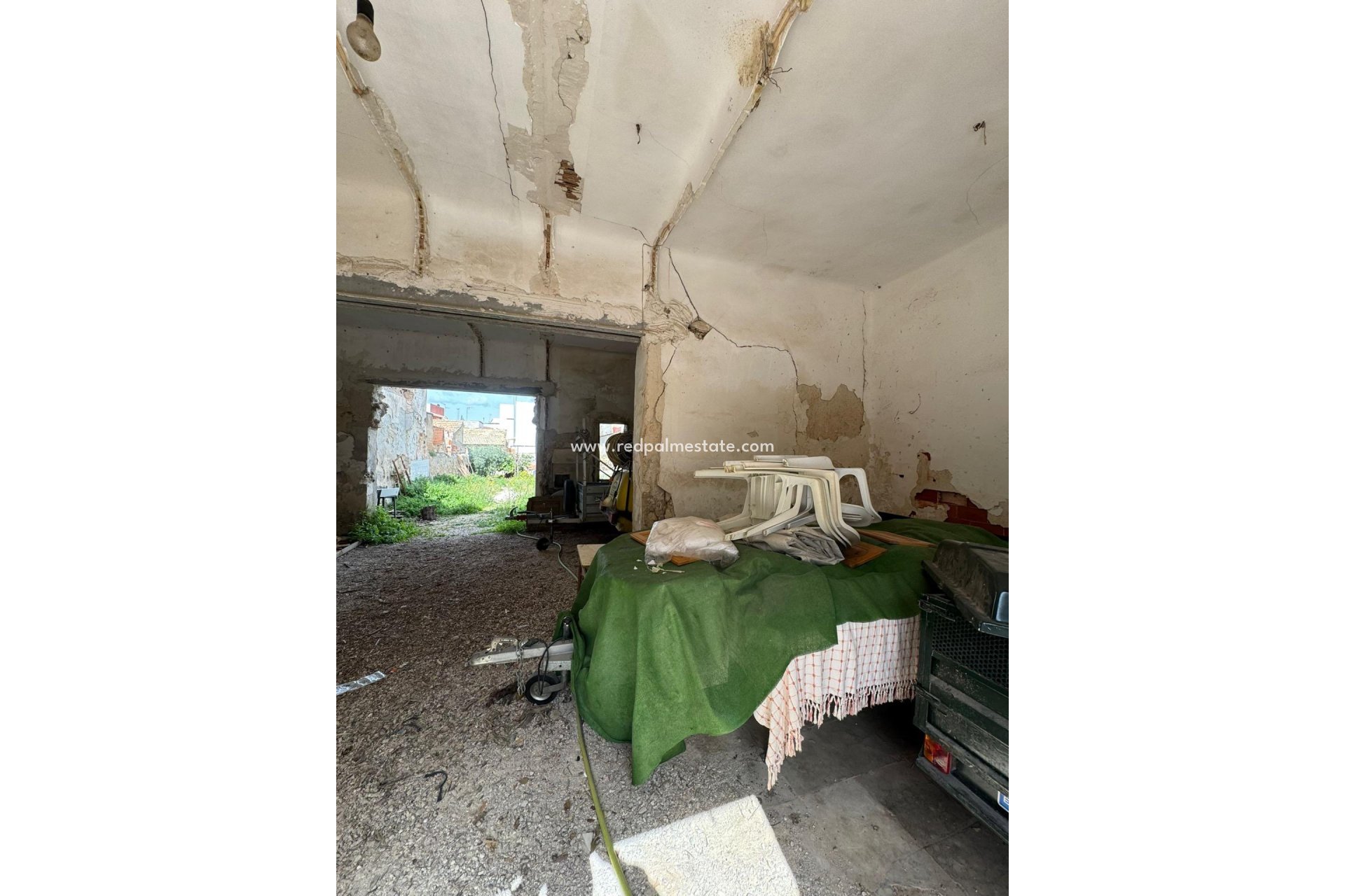 Reventa - Trama -
Jacarilla