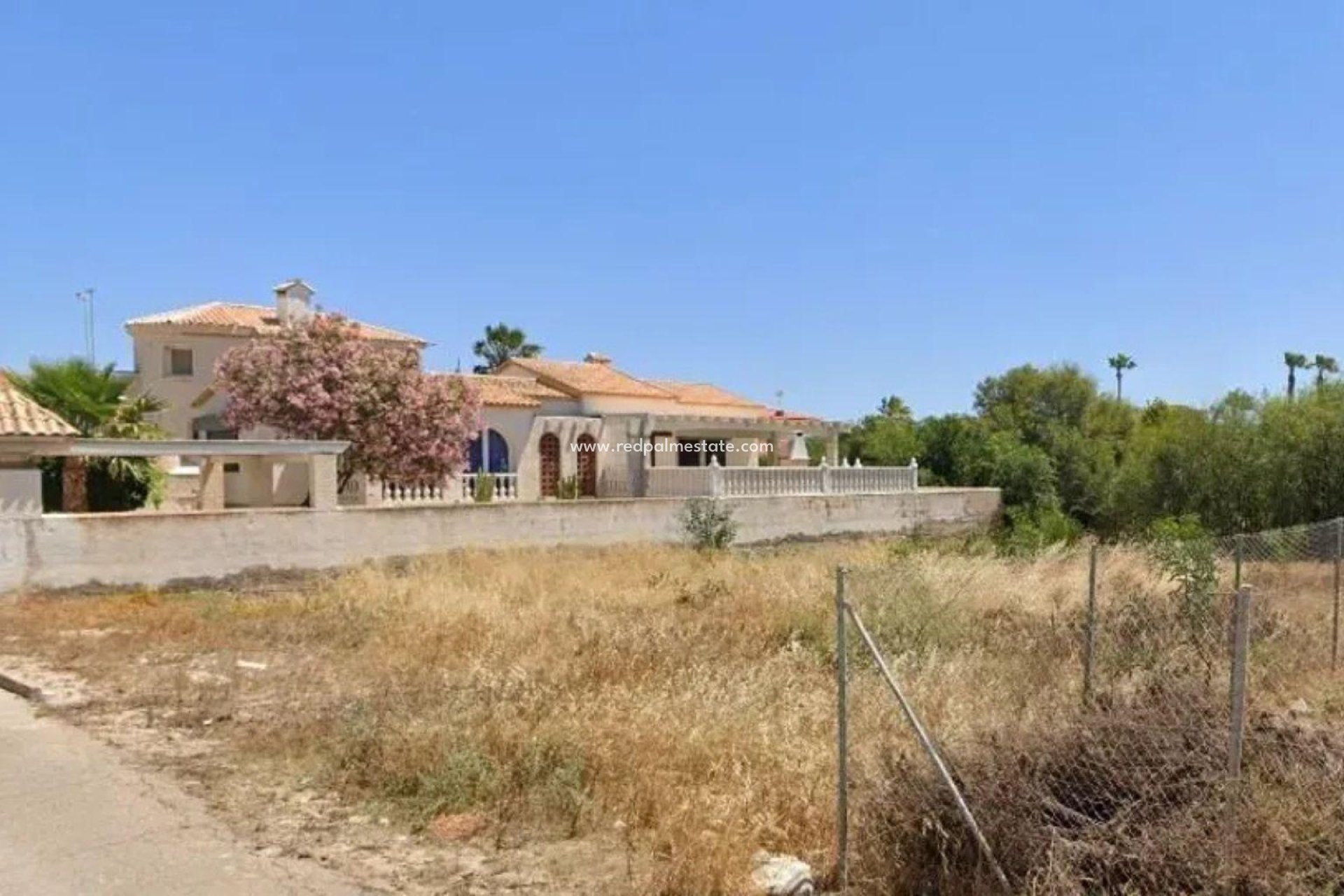 Reventa - Trama -
La Manga - Playa Del Esparto-veneziola