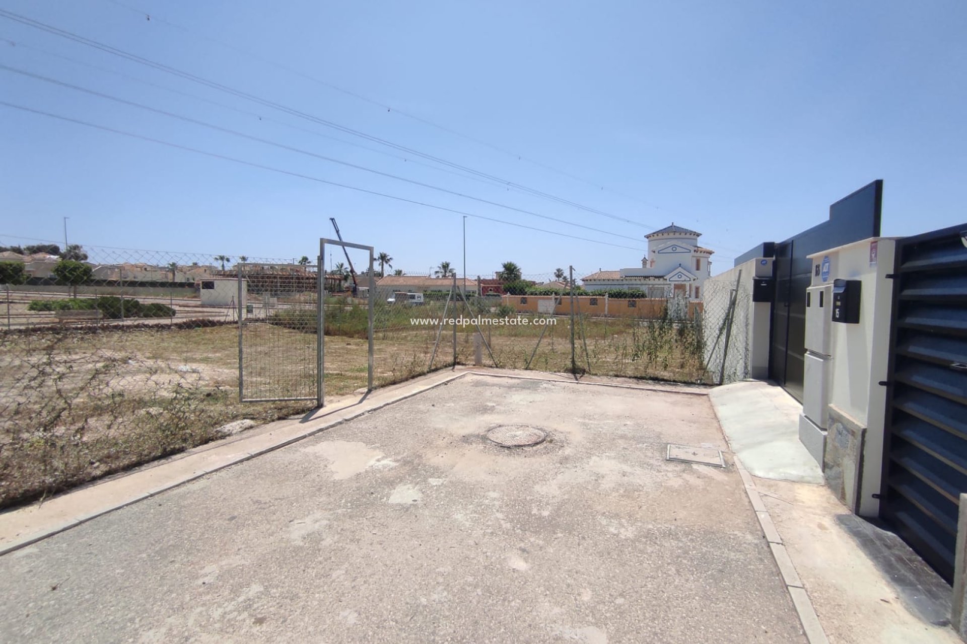 Reventa - Trama -
La Marina - Costa Blanca