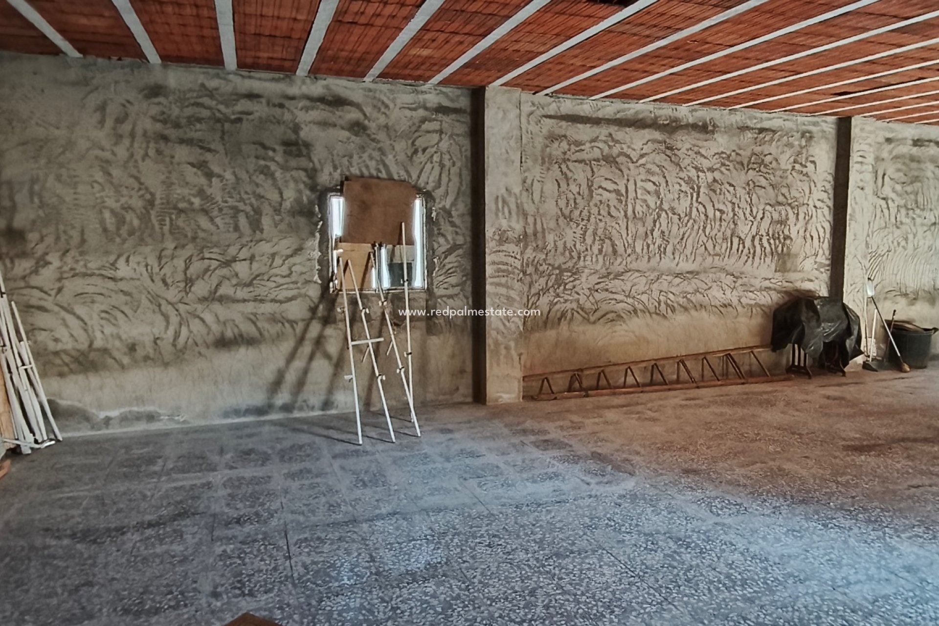 Reventa - Trama -
La Romana - Inland