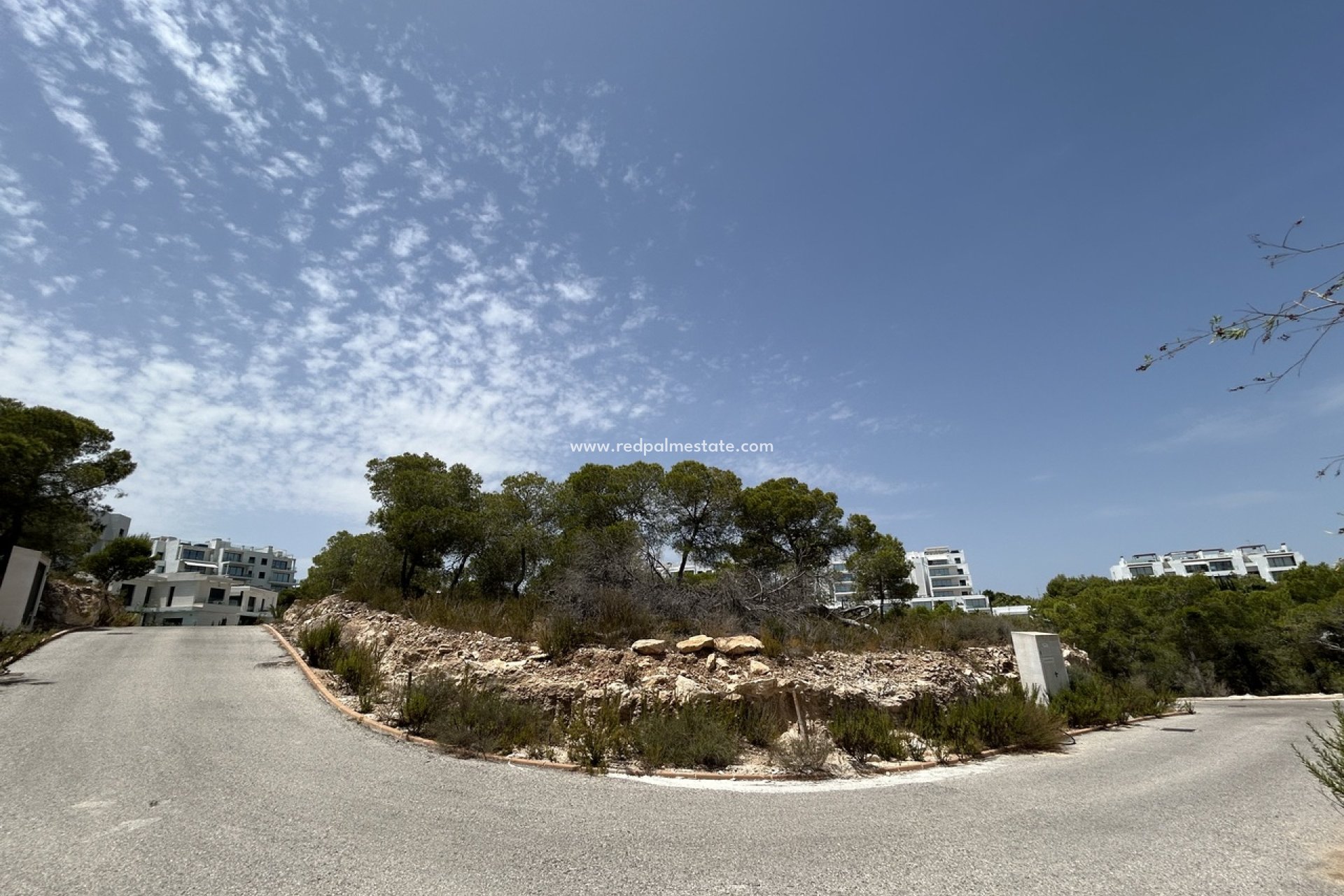 Reventa - Trama -
Las Colinas Golf