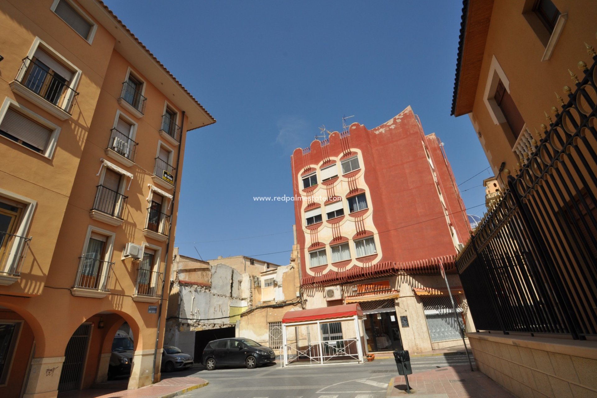 Reventa - Trama -
Monóvar/Monóver - Inland