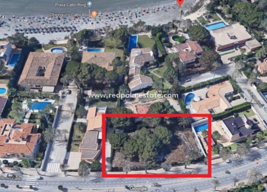 Reventa - Trama -
Orihuela Costa - Cabo Roig