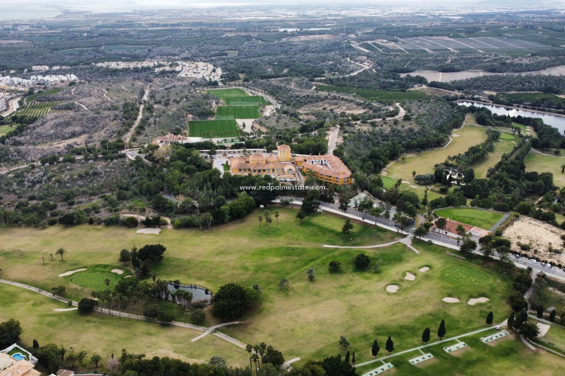 Reventa - Trama -
Orihuela Costa - Inland
