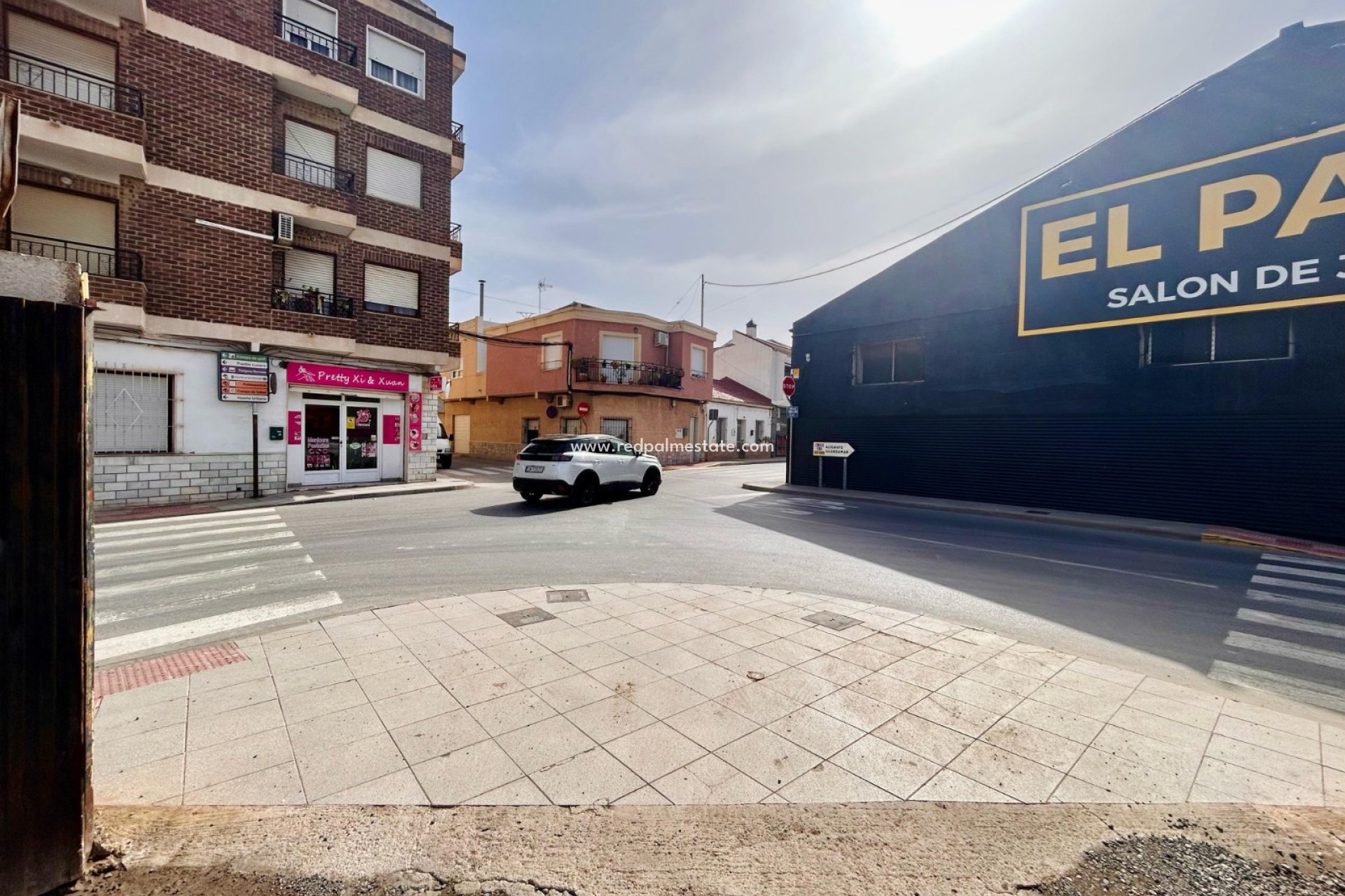 Reventa - Trama -
Rojales - Inland