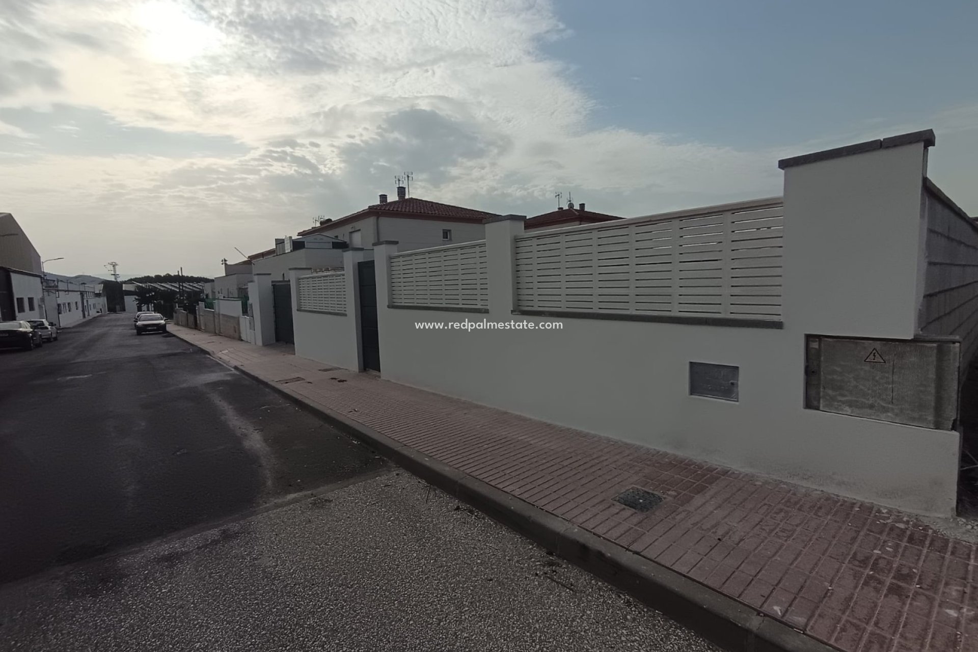 Reventa - Trama -
Salinas - Inland