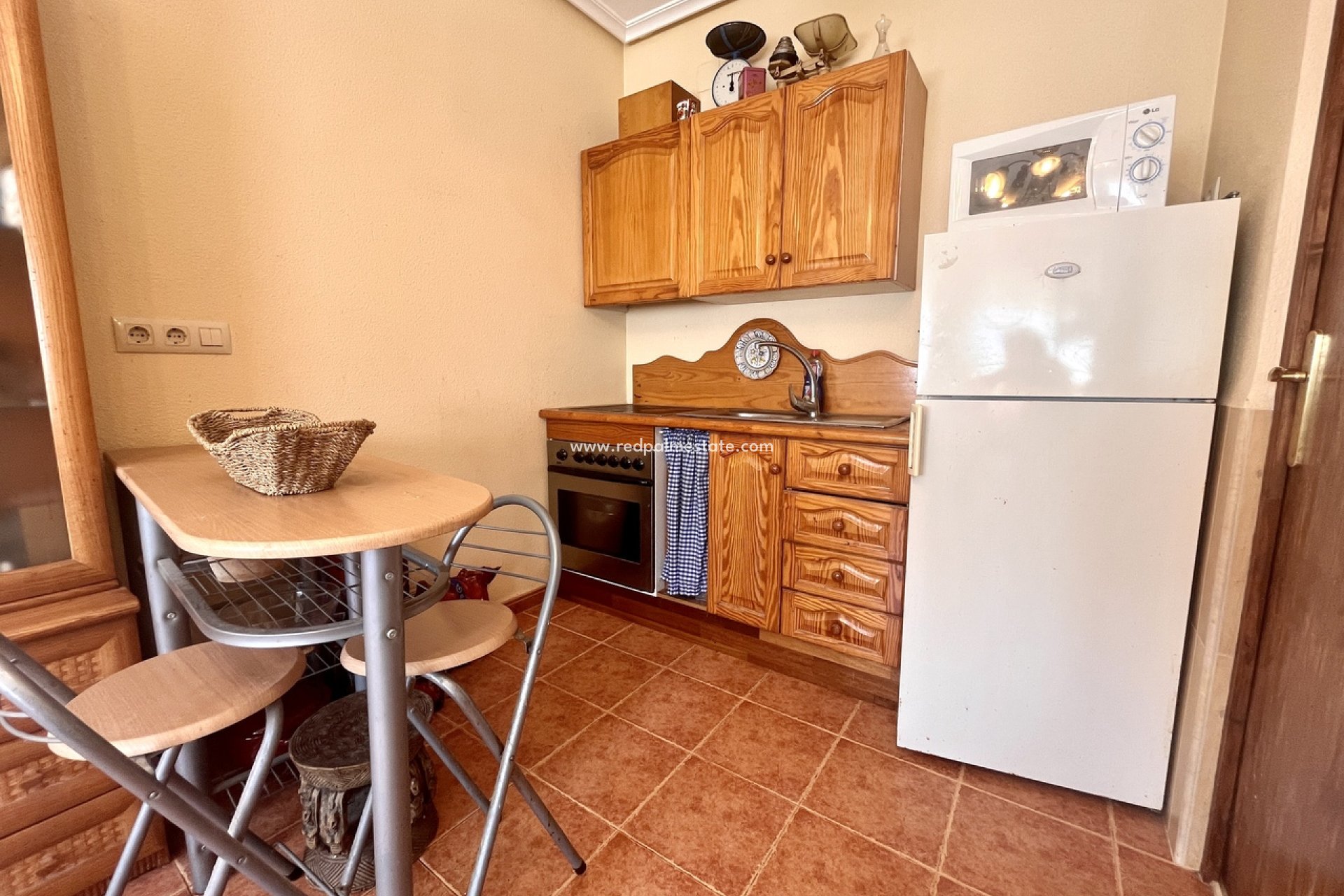 Reventa - Trama -
San Miguel de Salinas - Inland